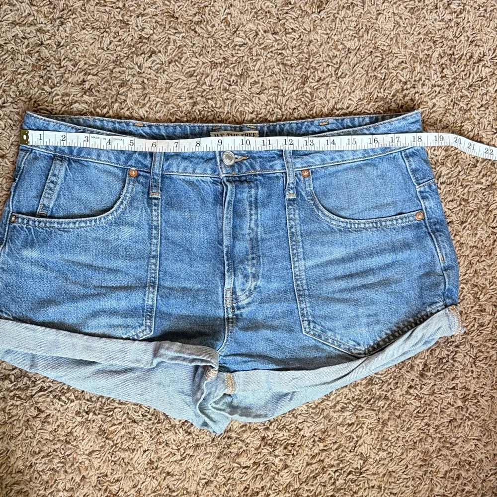 We The Free Light Blue Jean Shorts - Picture 4 of 5